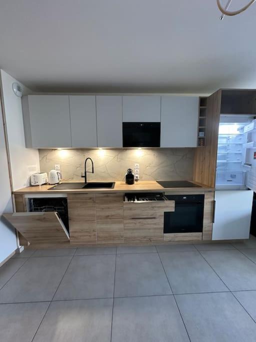 Royal Park Lake View Apartment إفيان ليه با المظهر الخارجي الصورة