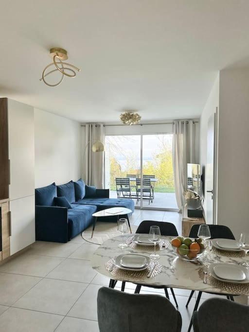 Royal Park Lake View Apartment إفيان ليه با المظهر الخارجي الصورة