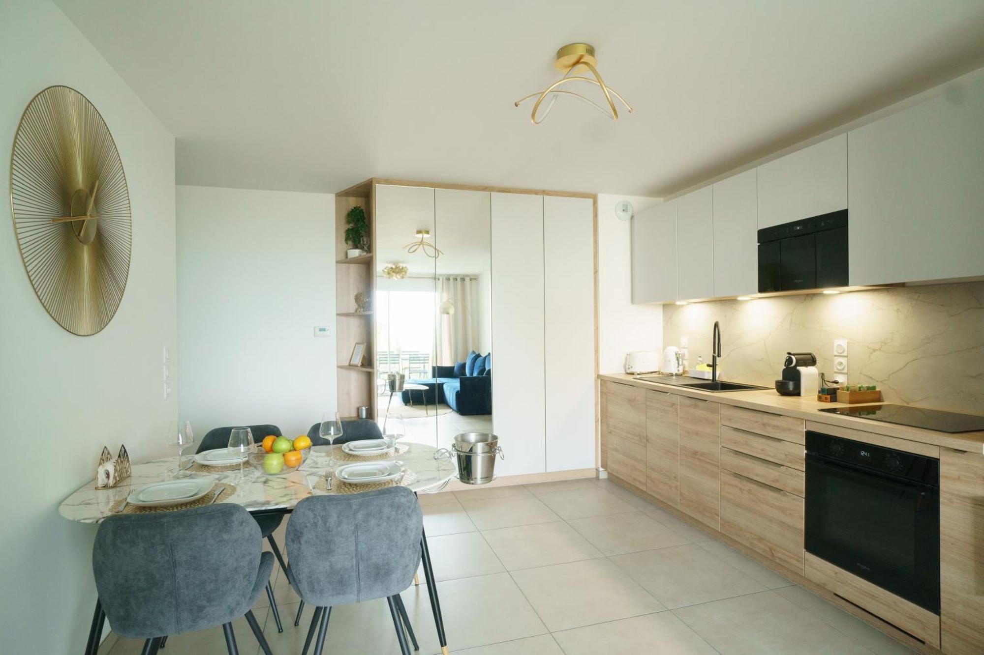 Royal Park Lake View Apartment إفيان ليه با المظهر الخارجي الصورة