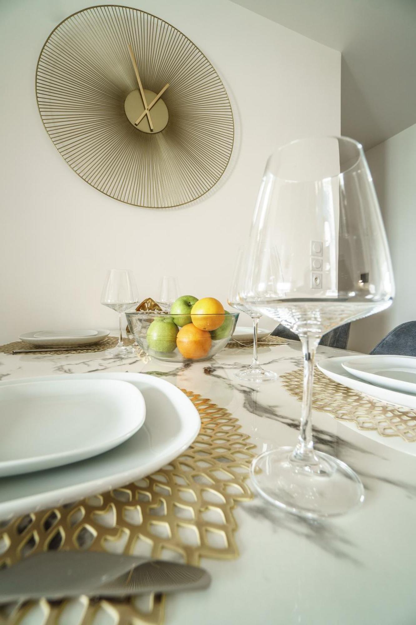 Royal Park Lake View Apartment إفيان ليه با المظهر الخارجي الصورة